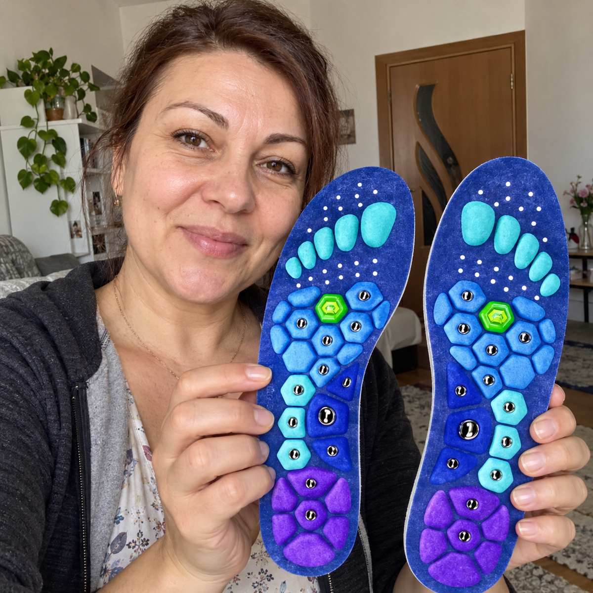 Чифт стелки FootRelax в ръце